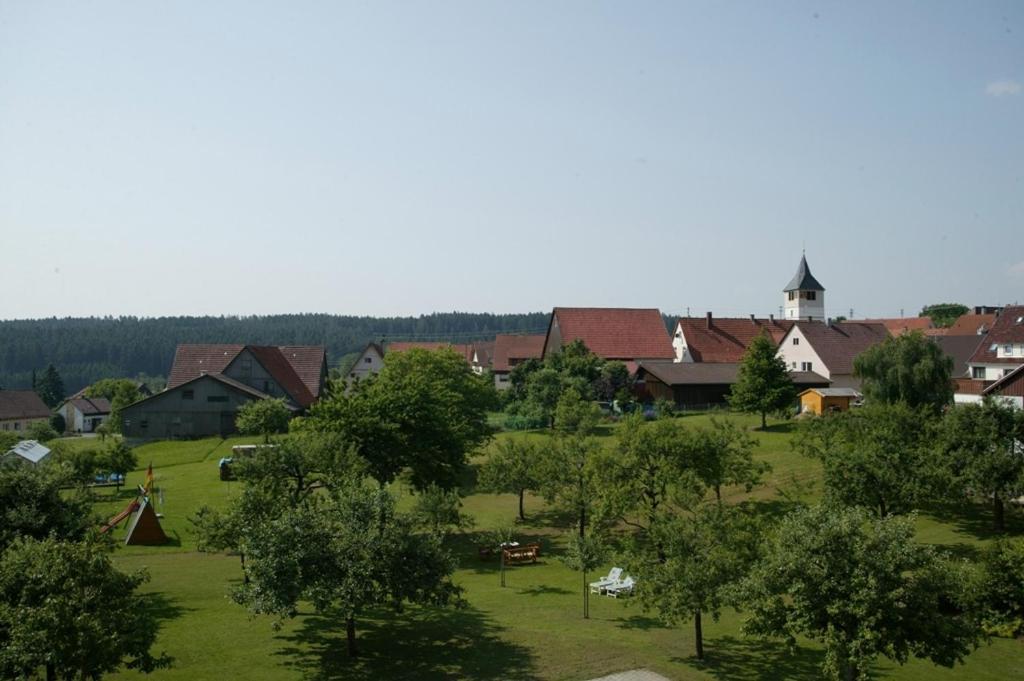 Landgasthof Loewen Neubulach Exterior foto